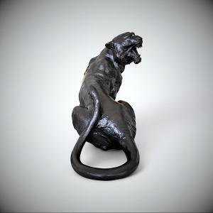 Japanese Bronze By Kaniya Kuniharu: Seated Tiger