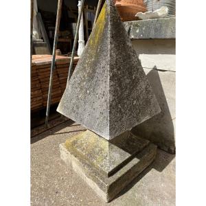 Pair Of Stone Obelisks, Pillar Tops