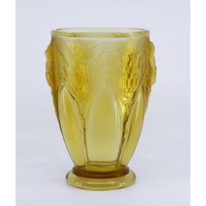 Verlys - Thistle Vase In Yellow Tinted Molded Pressed Glass - Circa 1935