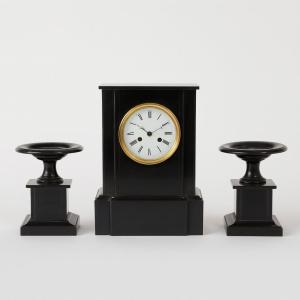 Napoleon III Period Clock With Its Two Cassolettes