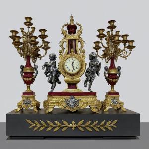 Imperial: Louis XV Style Clock And Two Candelabras - Baroque In Bronze And Red Marble 