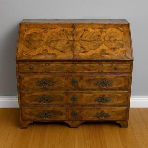 Louis XV Period Desk - Chest Of Drawers Or Writing Desk In Marquetry