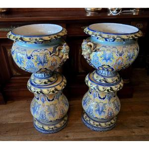Nevers Montagnon: Pair Of Columns With Their Basins Decorated In The Antique Style