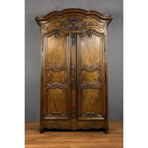 Very Important Louis XV Period Lyonnais Wardrobe In Solid Walnut / Height 295 Cm