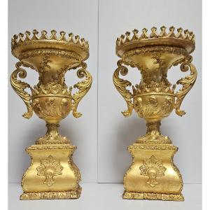 Rare Pair Of Carved And Gilded Wooden Vases, In A Refined Empire-inspired Style