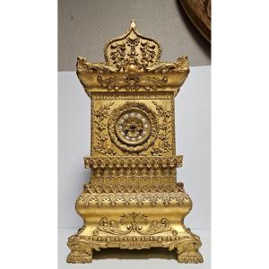 An Important Clock Of High Quality Craftsmanship, Made Of Finely Carved Gilded Wood