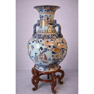 Asia, 20th Century: Very Important Imari Porcelain Vase / H 118cm