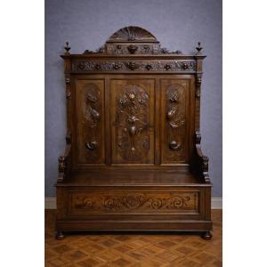 Renaissance Chest-bench In Carved Walnut – 19th Century 