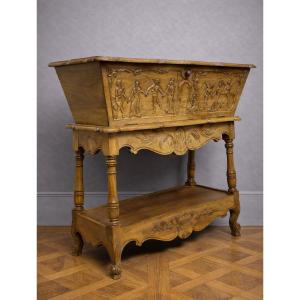 Petting Bowl / Carved Walnut – Animated Scene Decoration – Early 20th Century 