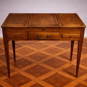Louis XVI Vanity / Dressing Table In Walnut And Marquetry - 18th Century