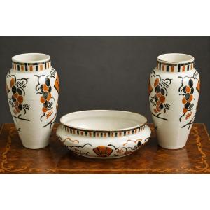 Set With Two Vases And A Centerpiece In Lunéville Earthenware