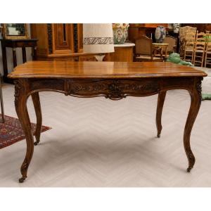 Louis XV-style Curved Desk In Carved And Moulded Walnut