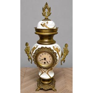 Large Art Nouveau Clock In Gilt Bronze And Regule And Porcelain