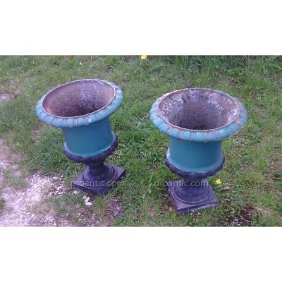Pair Of Old Medicis Vases In Cast Iron Art