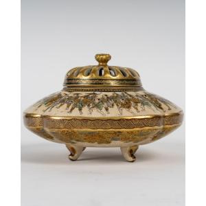A Ryuzan Satsuma Incense Burner 龍山