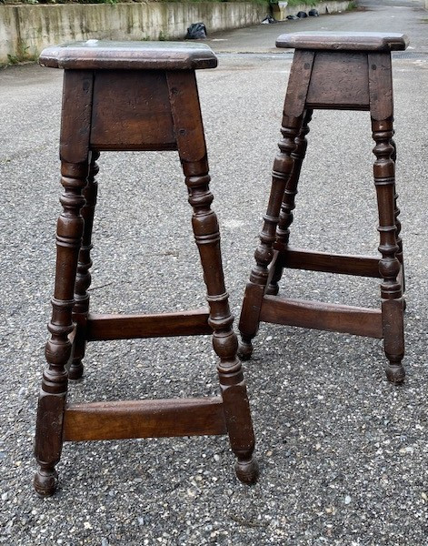 COPPIA DI SGABELLI IN LEGNO