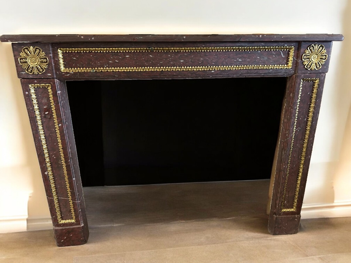 CAMINO IN MARMO GRIOTTE CON GUARNITURE IN BRONZO