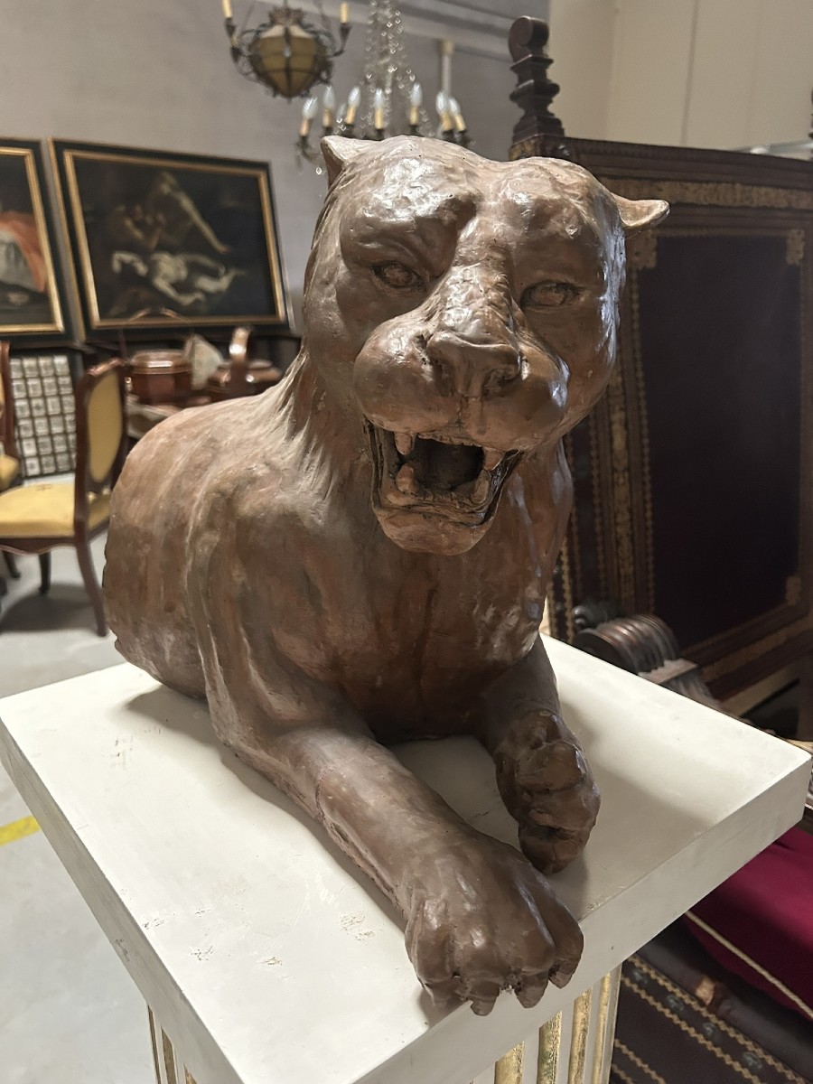 SCULTURA IN TERRACOTTA RAFFIGURANTE UN BUSTO DI LEONE
