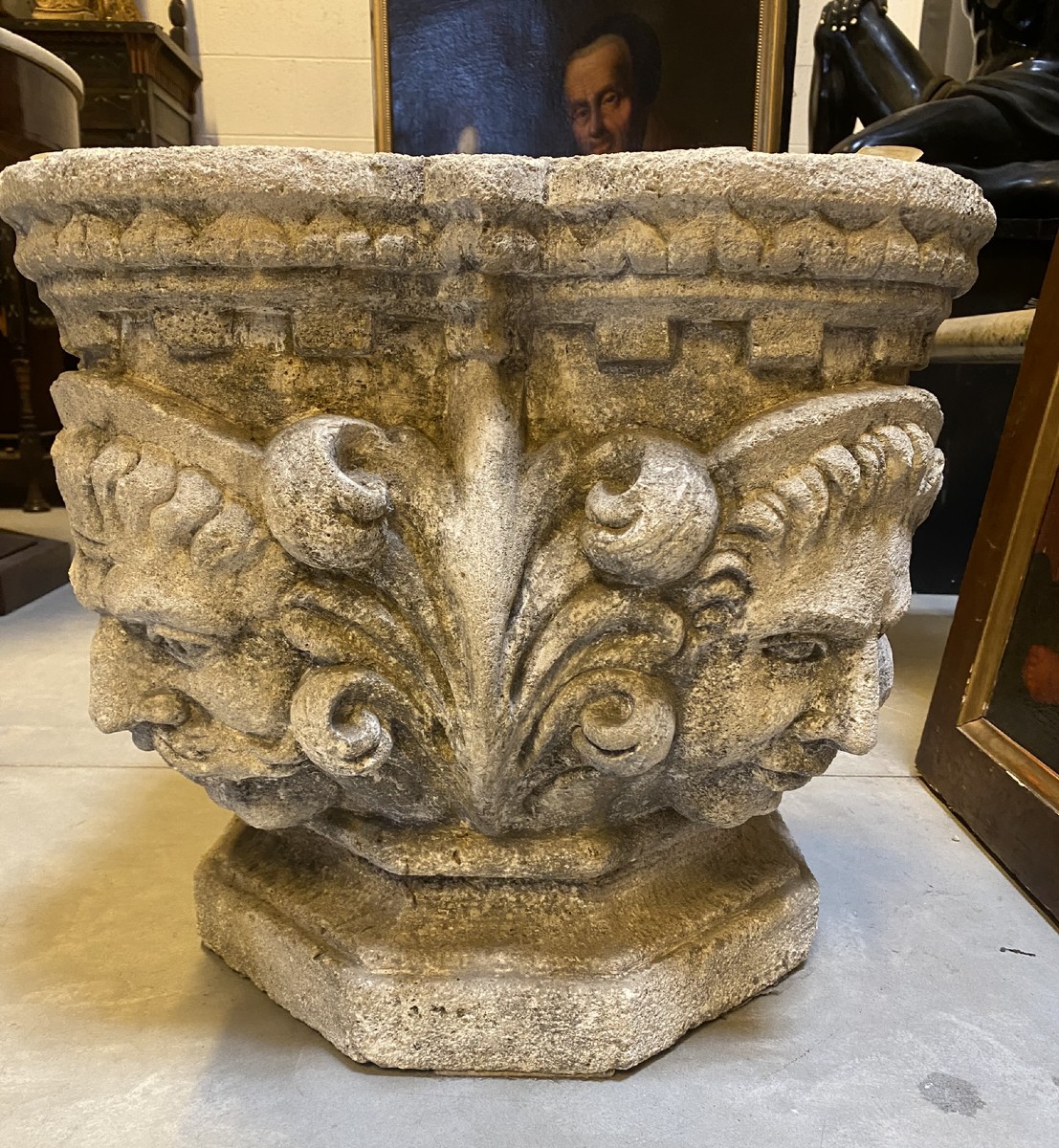VASO IN PIETRA DI VICENZA