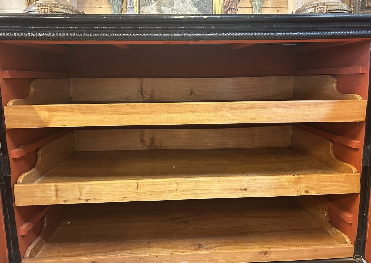 CASSETTONE GUILLOCHE XVII SECOLO TRASFORMATO A CREDENZA -photo-2