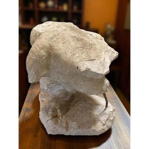 SCULTURA FRAMMENTO RAFFIGURANTE AQUILA IN MARMO