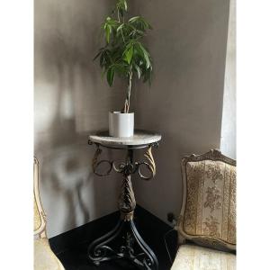 TRESPOLO IN FERRO BATTUTO LACCATO E DORATO CON PIANO IN MOSAICO