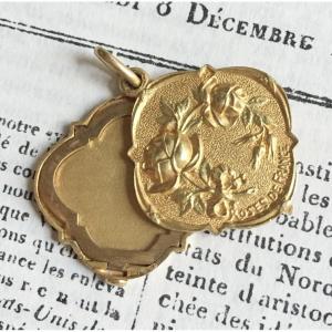 Art Nouveau Photo Locket Pendant In 18k Yellow And Green Gold