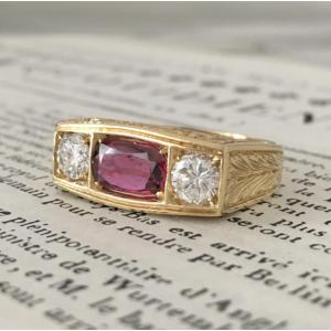 Art Deco Ring In 18k Yellow Gold Set With An Unheated Ruby And Diamonds 