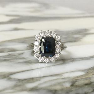 Ring In 18k White Gold With Sapphire And Diamonds