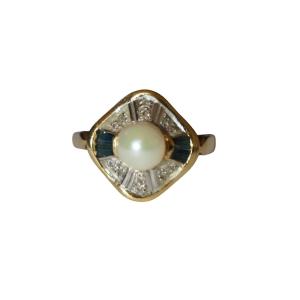 Yellow Gold Lozenge-shaped Ring With Sapphires And Pearl