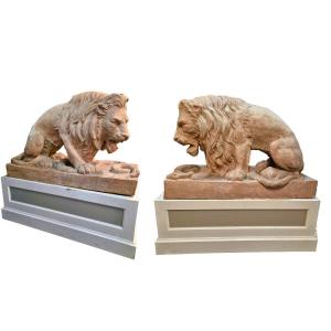 Pair Of Terracotta Lions H68cm L104cm, On A Base, 19th Century