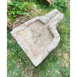 Antique 19th-century Stone Sink – Patinated Limestone Basin
