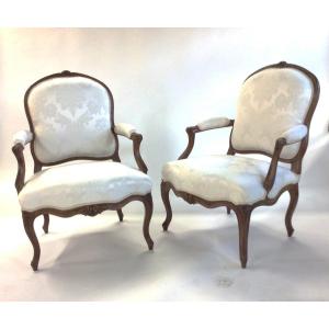 Stamped Avisse - Pair Of Louis XV Armchairs In Walnut - Louis XV Period