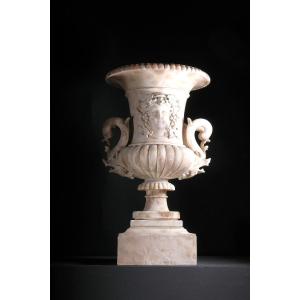 Important Alabaster Vase In The Medici Style, Rome, Circa 1800