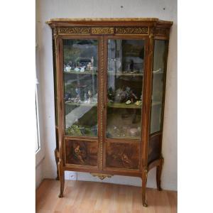 Louis XV / Louis XVI Transition Display Case With 2 Glass Doors