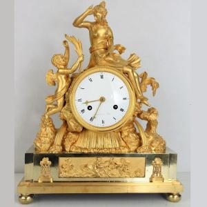 Empire Clock In Gilt Bronze "cupid And Venus"