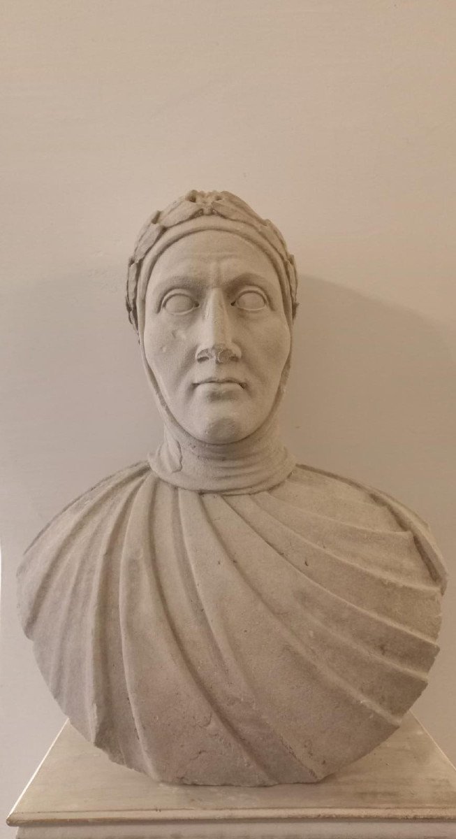 Busto di Francesco Petrarca