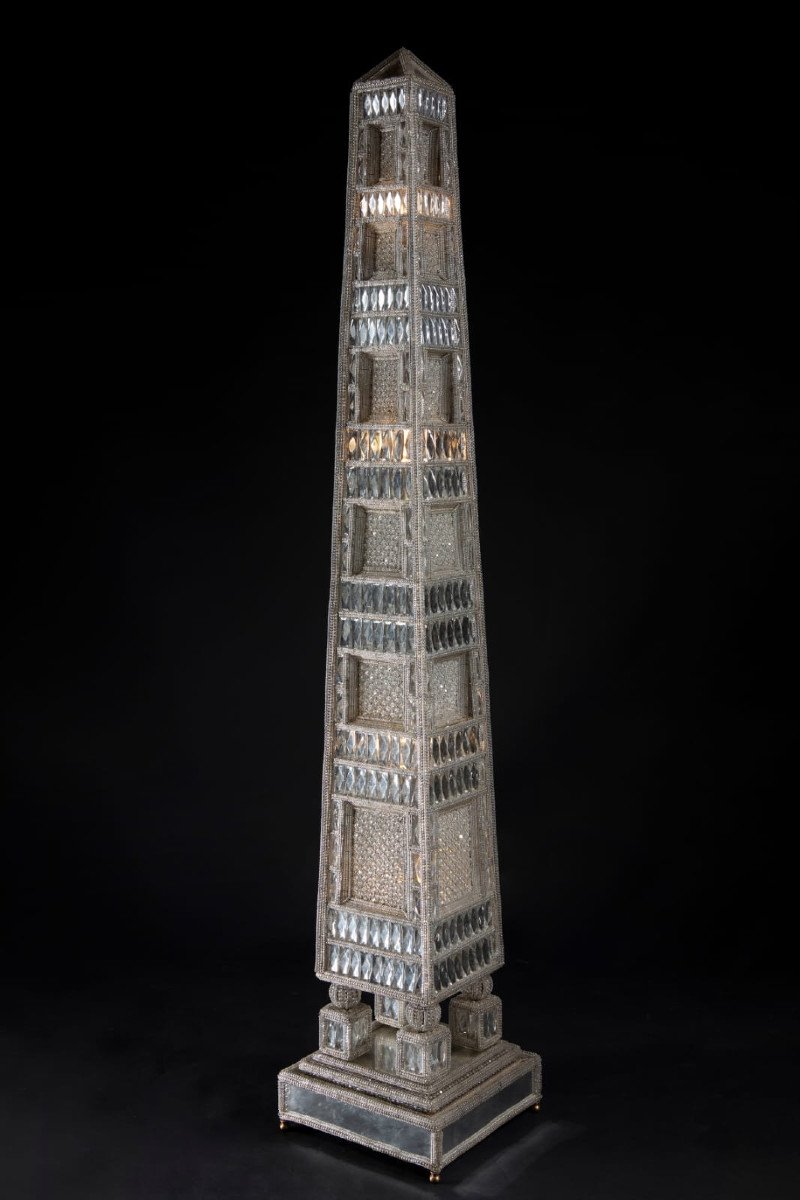 Coppia di monumentali ed eleganti lampade da terra a forma di obelisco-photo-2