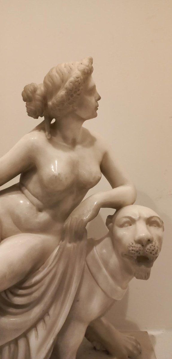 Arianna sulla pantera, scultura in marmo bianco-photo-2