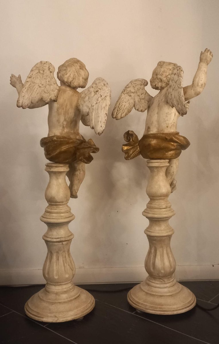 Coppia di angeli alati in legno laccato, seduti, del XVIII secolo-photo-2