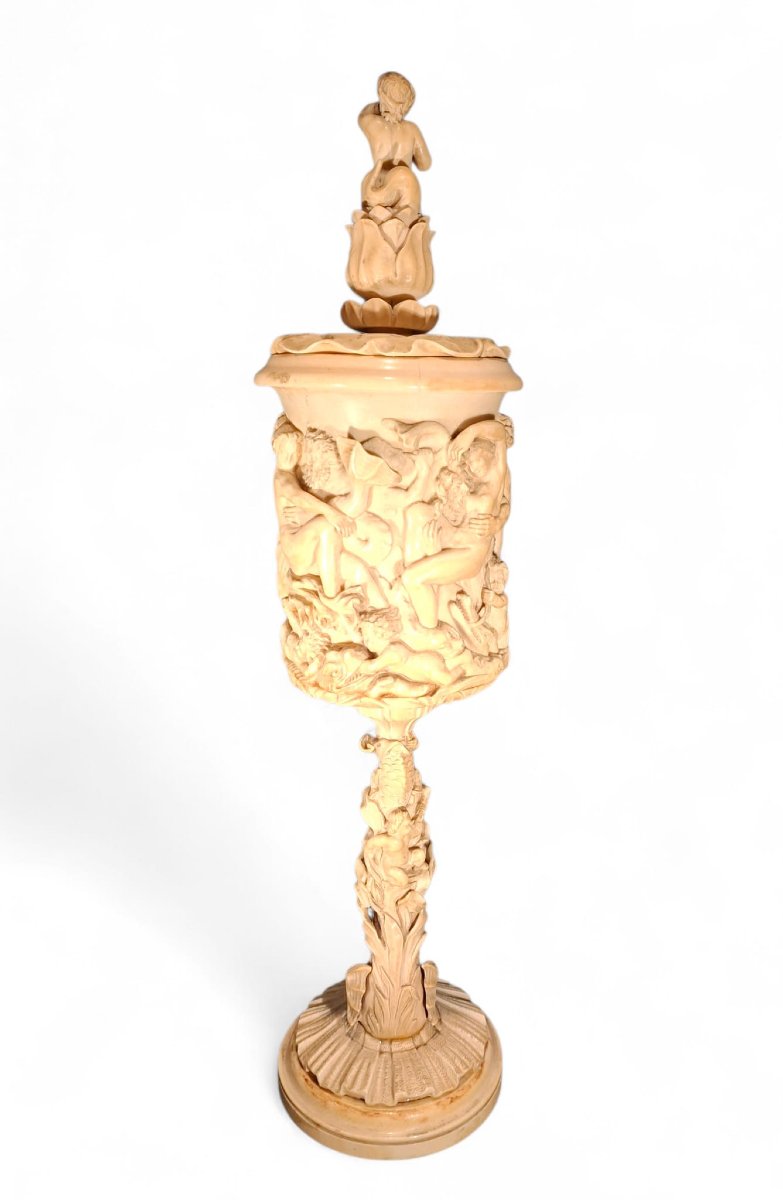 Grande calice con coperchio in avorio-photo-4