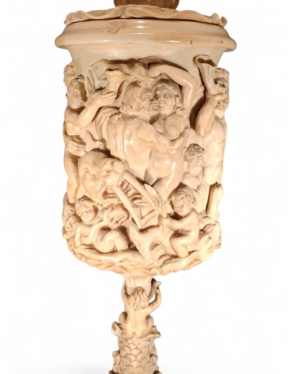 Grande calice con coperchio in avorio-photo-3