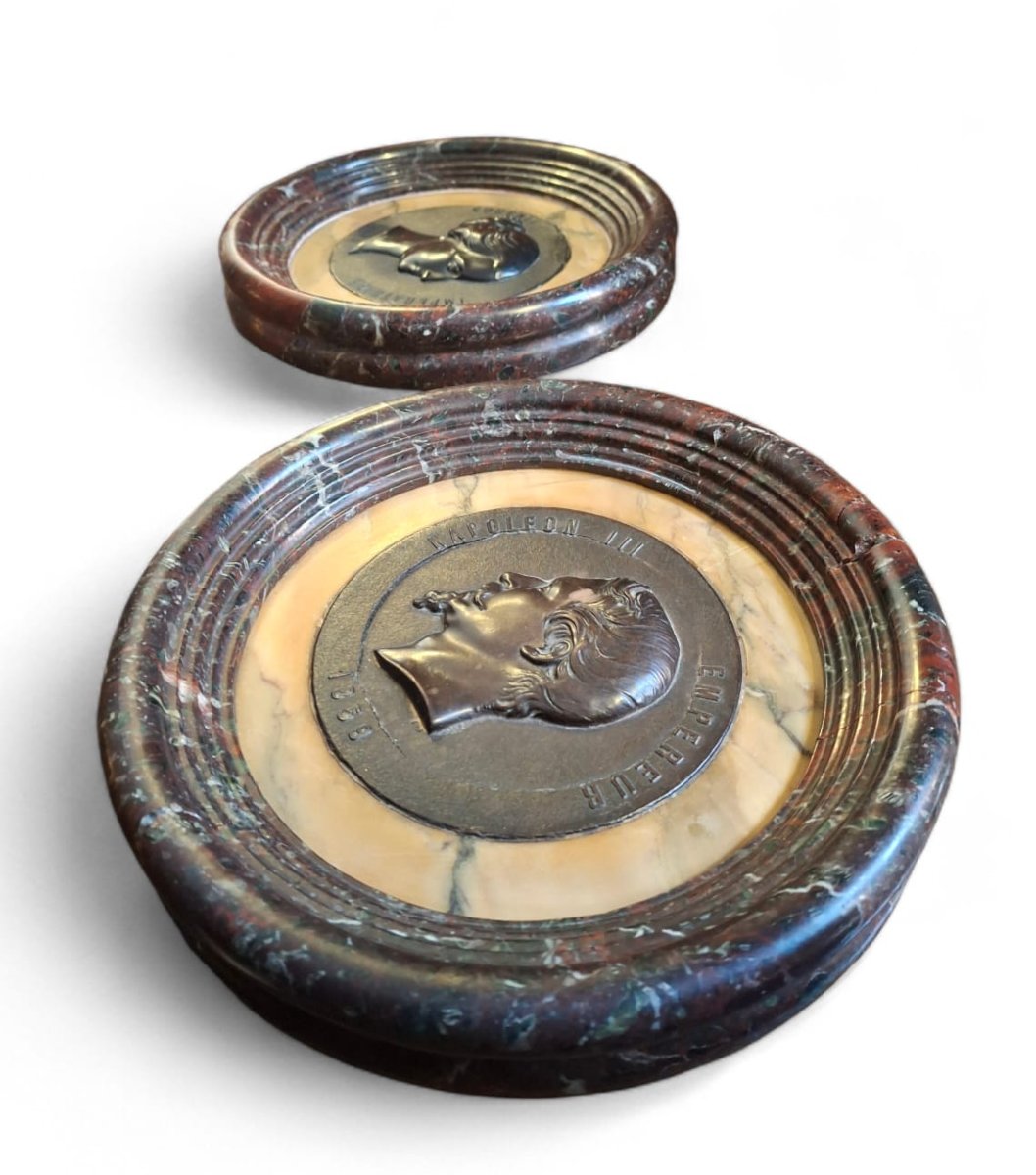 Coppia di medaglioni Bois Durci raffiguranti Napoleone III e l'imperatrice Eugenia-photo-1