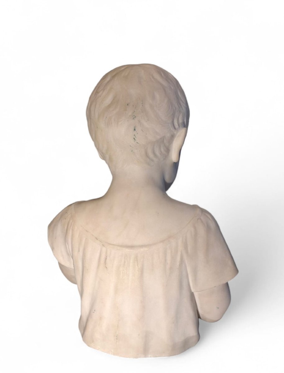 Busto di bambino in lettura, marmo di Carrara-photo-1