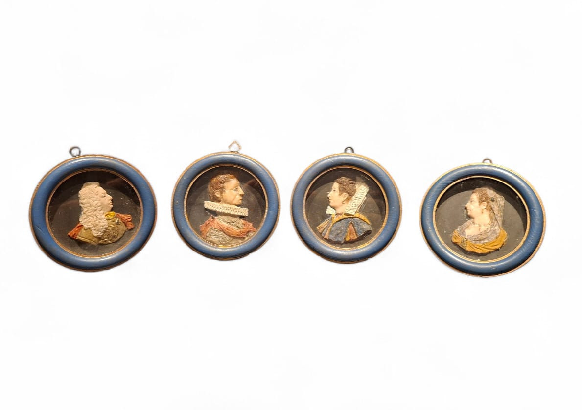 Quattro medaglioni con ritratti di nobili della famiglia Medici
