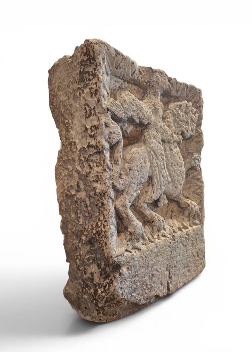 Bassorilievo medievale-photo-2