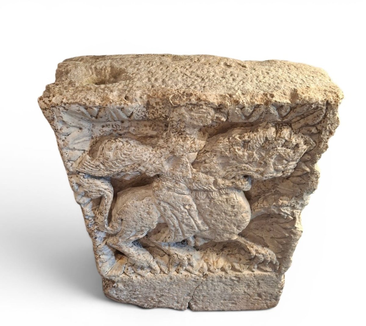Bassorilievo medievale-photo-1