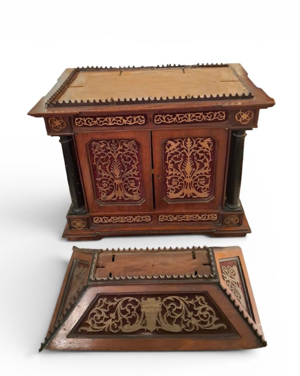 Monetiere in legno traforato-photo-5