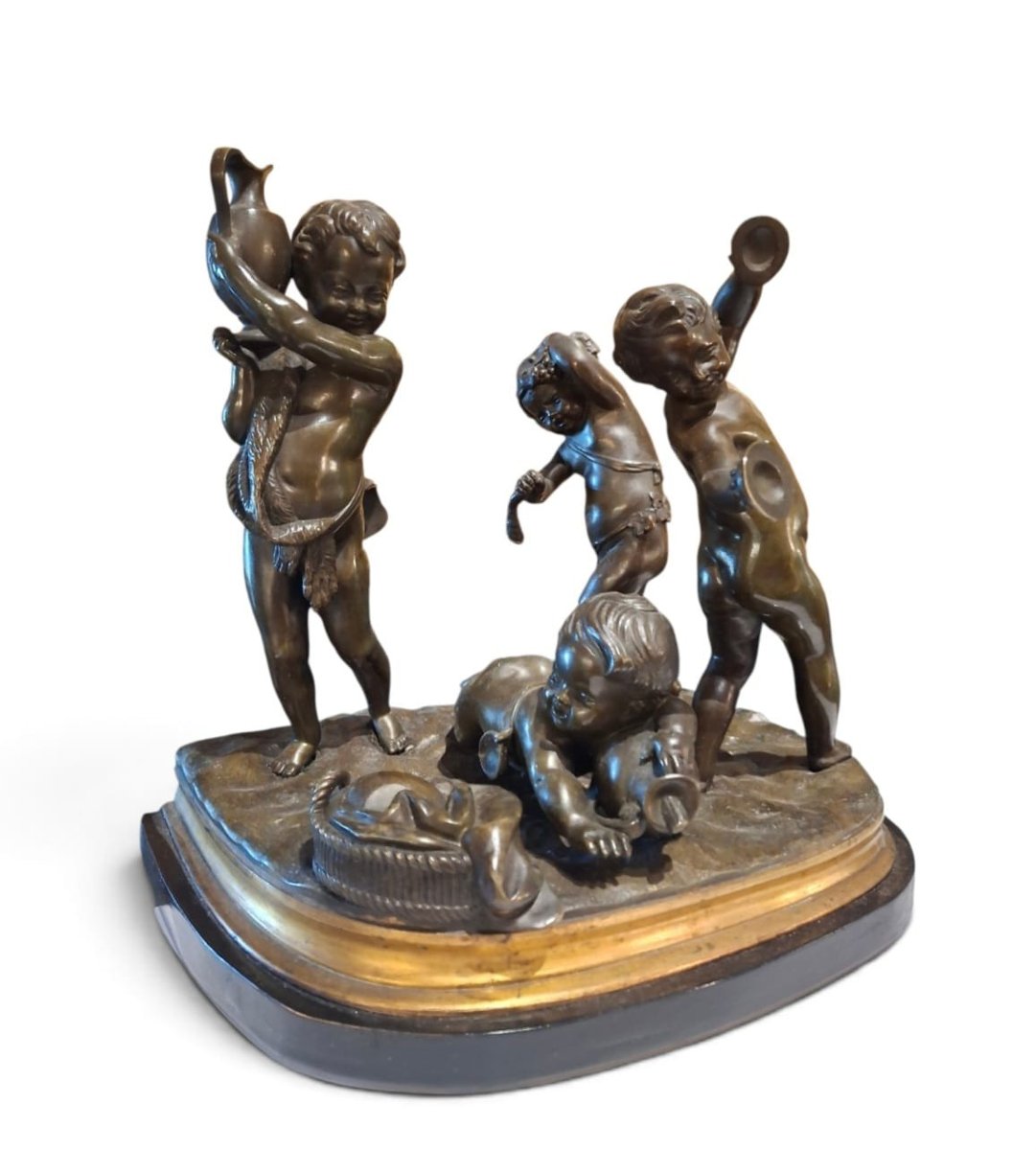 Gruppo in bronzo raffigurante putti
