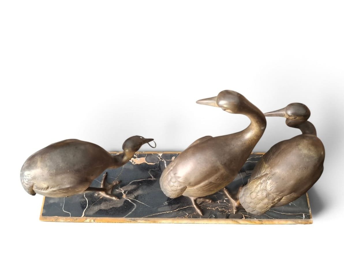 Gruppo scultoreo raffigurante tre Ibis-photo-2